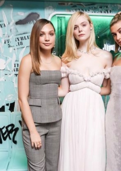 Elle Fanning and Maddie Ziegler photo