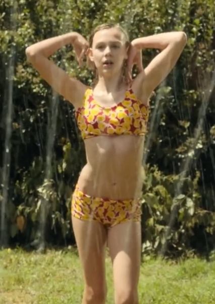 Elle Graham photo