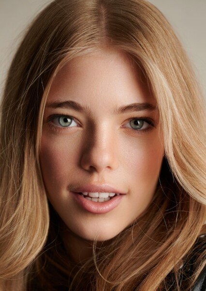 Elle McKinnon photo