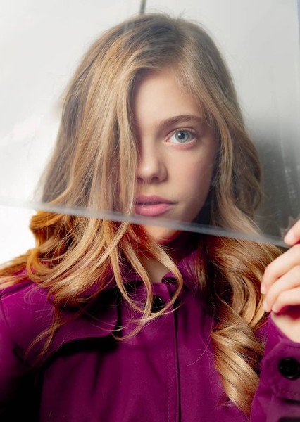 Elle McKinnon photo