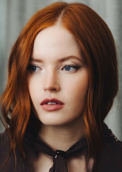 Ellie Bamber photo