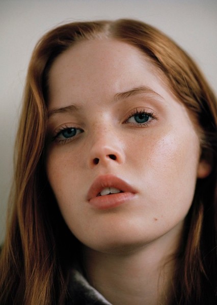 Ellie Bamber