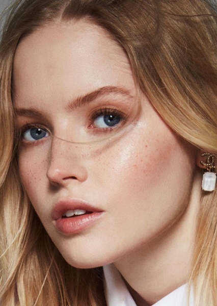 Ellie Bamber