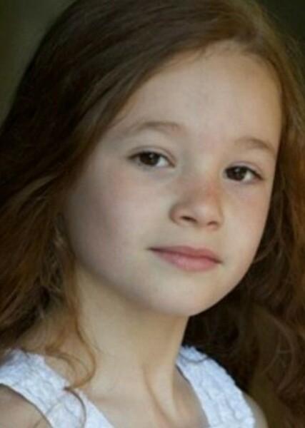Ellie Darcey-Alden photo