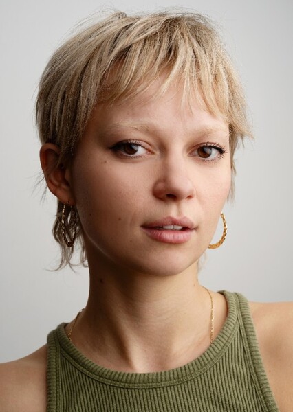Ellie Duckles photo