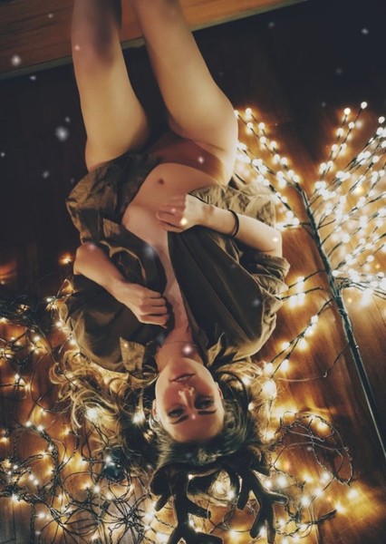 Ellie Land photo