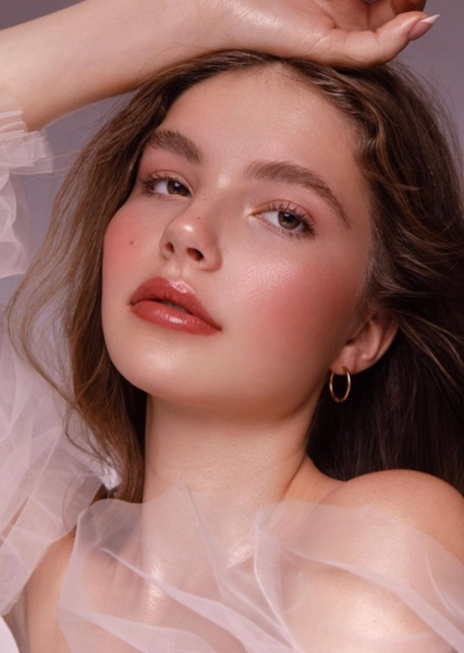 Ellie Thumann photo
