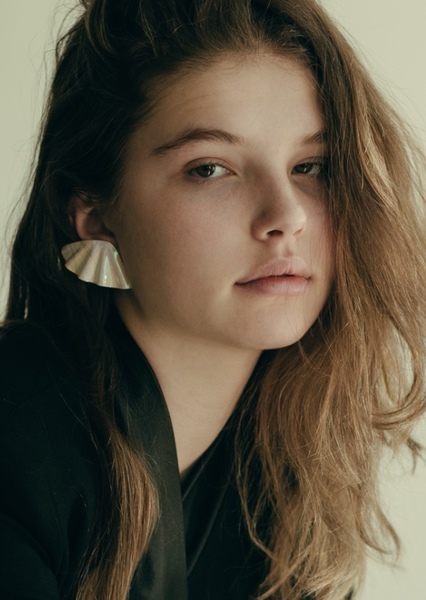 Ellie Thumann photo