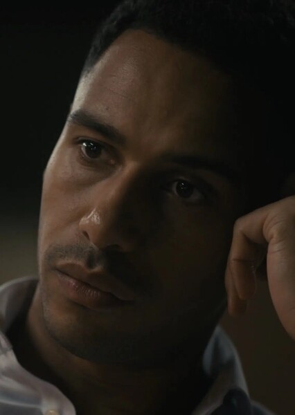 Elliot Knight photo