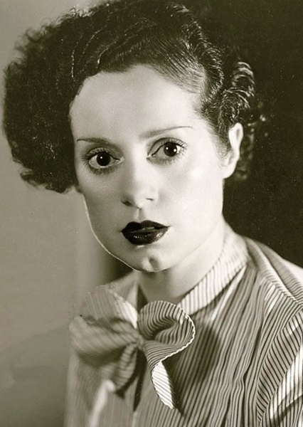 Elsa Lanchester photo