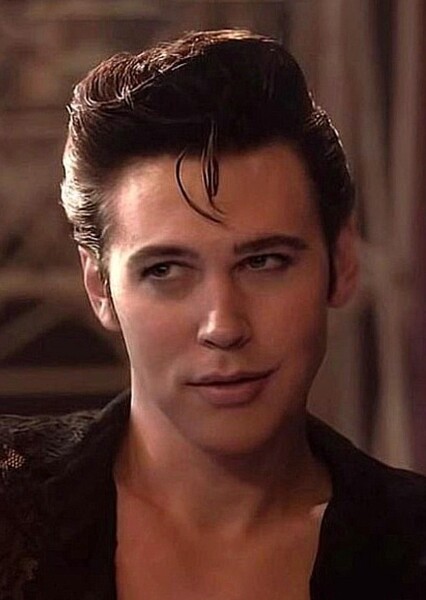 Elvis Presley (Austin Butler)
