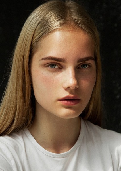 Elya Sharovaya photo