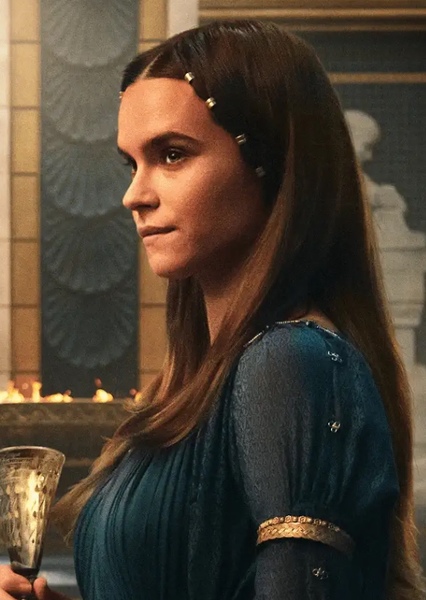 Ema Horvath photo