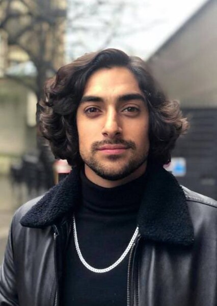 Eman Esfandi photo