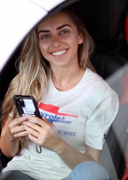Emelia Hartford photo