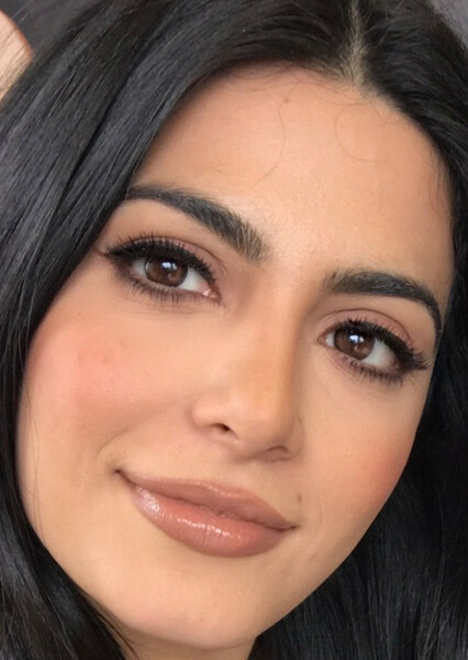 Emeraude Toubia photo