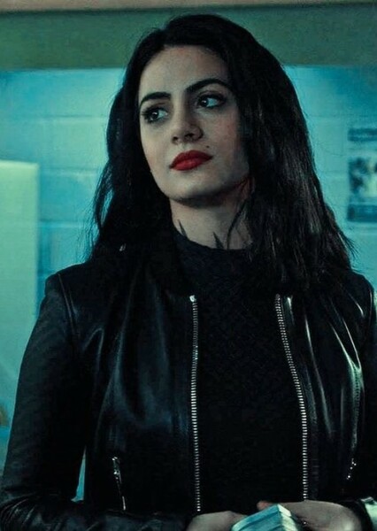 Emeraude Toubia photo