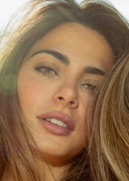 Emeraude Toubia photo