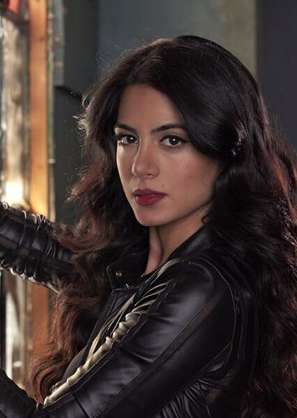 Emeraude Toubia photo