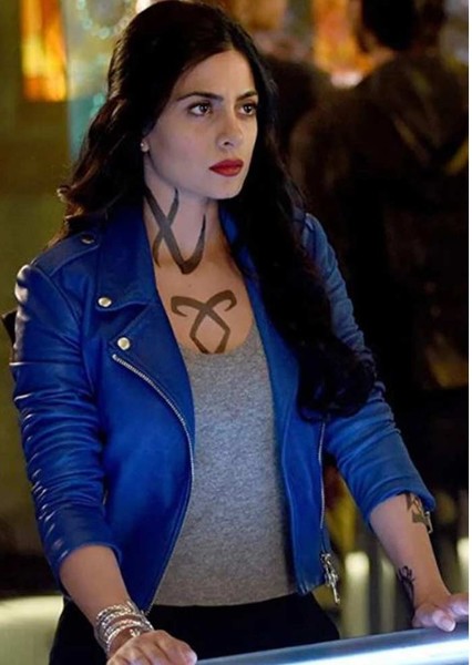 Emeraude Toubia photo