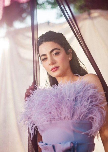 Emeraude Toubia photo