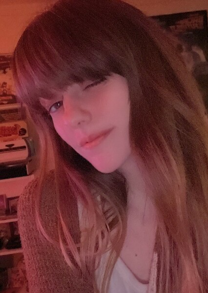 Emi Jones photo