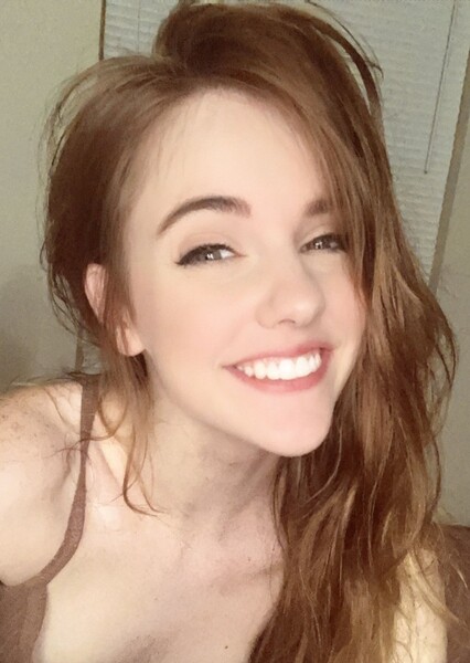 Emi Jones photo