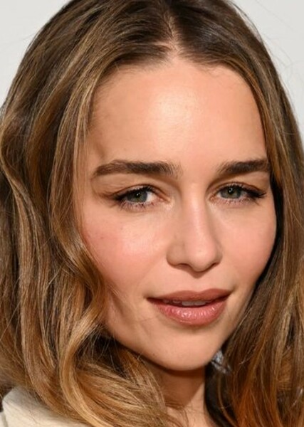 Emilia Clarke photo