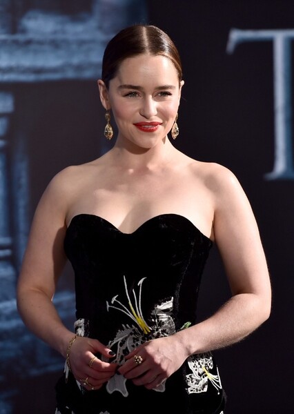 Emilia Clarke photo