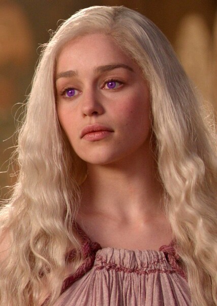 Emilia Clarke photo