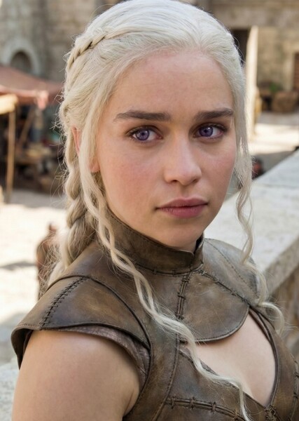 Emilia Clarke photo