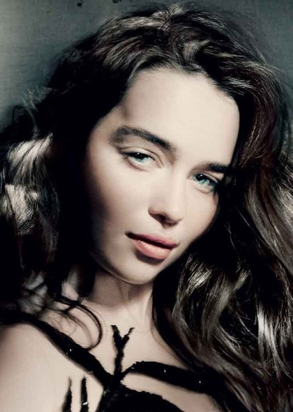 Emilia Clarke photo