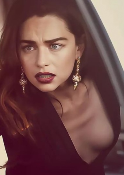 Emilia Clarke photo