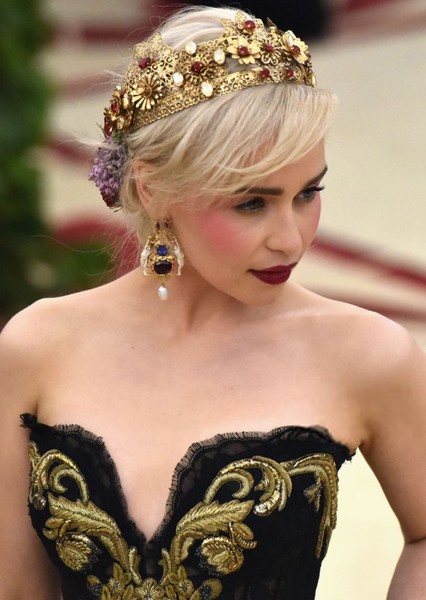 Emilia Clarke photo