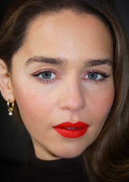 Emilia Clarke photo