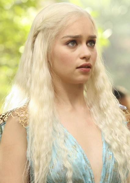 Emilia Clarke photo