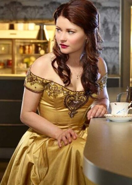 Emilie de Ravin photo