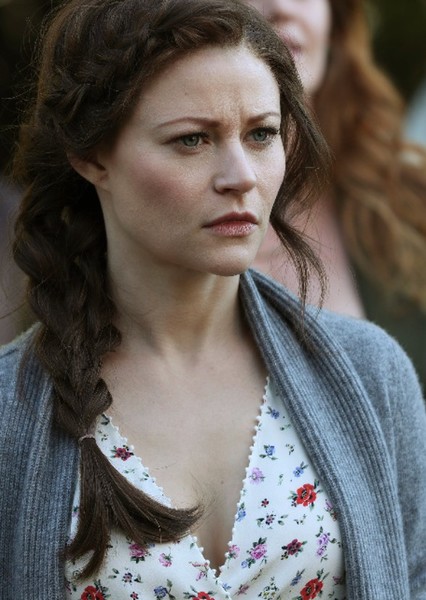 Emilie de Ravin photo