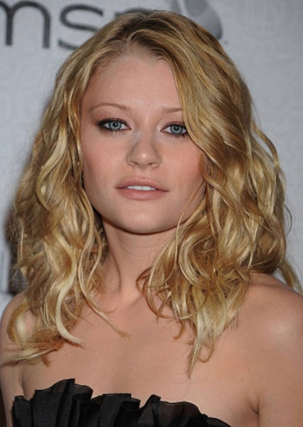 Emilie de Ravin photo