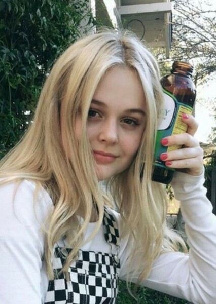 Emily Alyn Lind photo