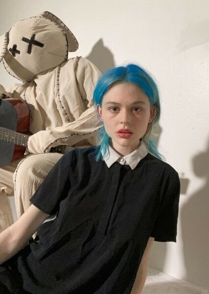 Emily Alyn Lind photo
