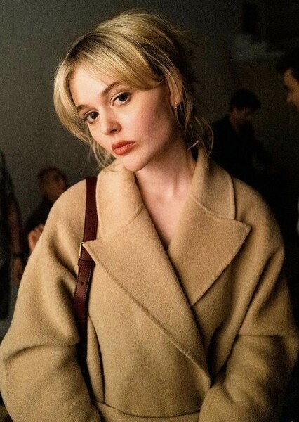 Emily Alyn Lind photo