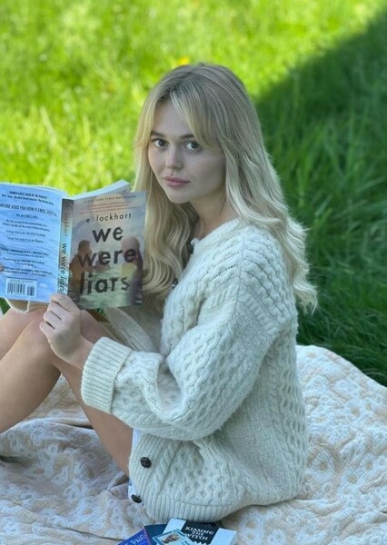 Emily Alyn Lind photo