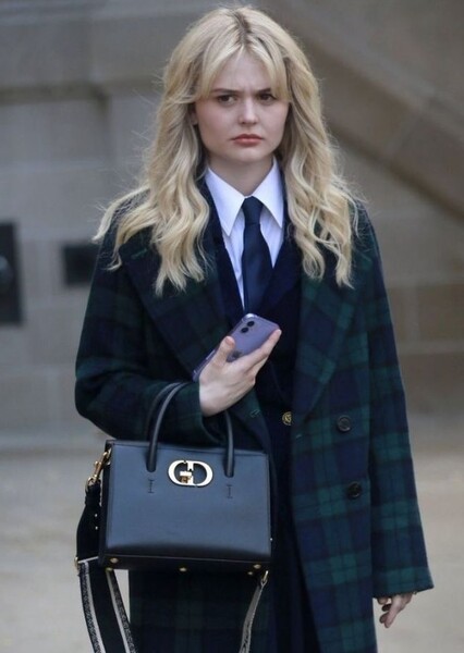 Emily Alyn Lind photo
