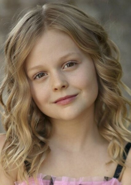 Emily Alyn Lind photo