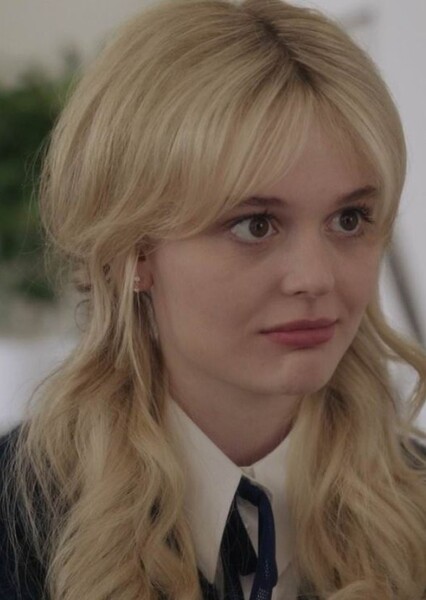 Emily Alyn Lind photo