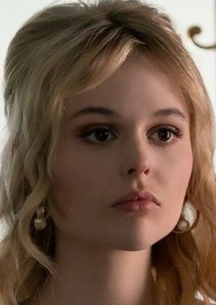 Emily Alyn Lind photo