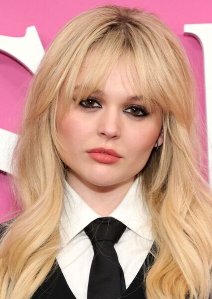 Emily Alyn Lind photo