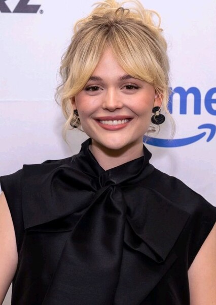 Emily Alyn Lind photo