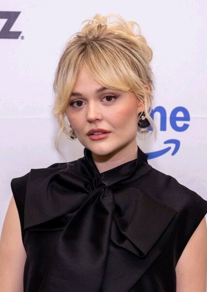 Emily Alyn Lind photo